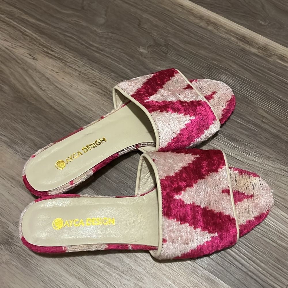 Pink sandals - Picture 3 of 3